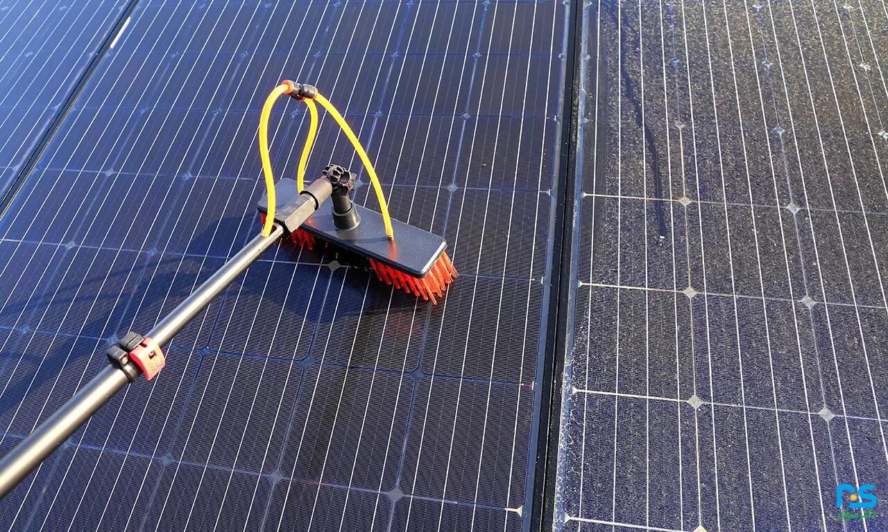 حل چالش گردوغبار: بهینه‌سازی عملکرد پنل‌های خورشیدی در ایران